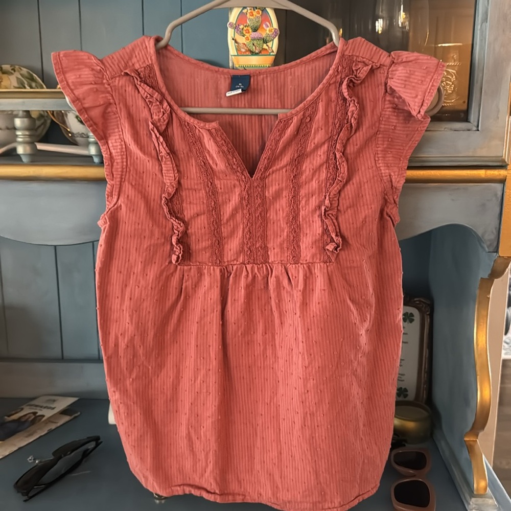 Old navy Ruffled Pink Top - Picture 5 of 5
